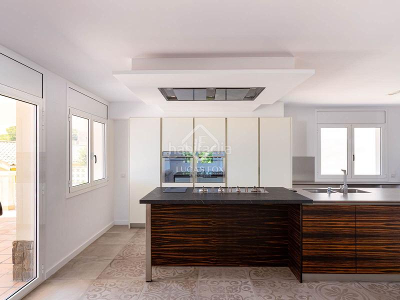Foto 581ca618-8584-4f86-ac81-9a3e9d5df99f. Chalet espectacular casa reformada en 2025 con vistas al mar en venta , barcelona en Premià de Dalt
