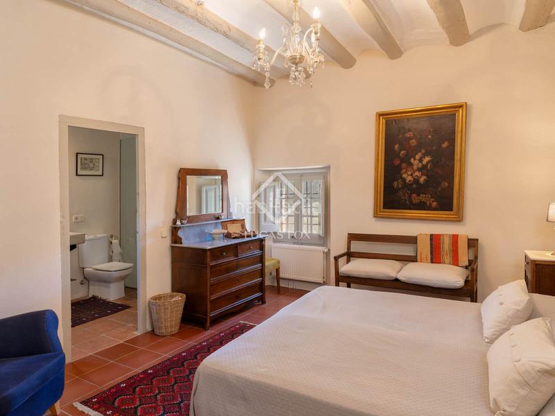 Foto 5286cd7c-64d5-454c-bee9-e63605c13815. Casale con riscaldamento parcheggio piscina in Garrigàs