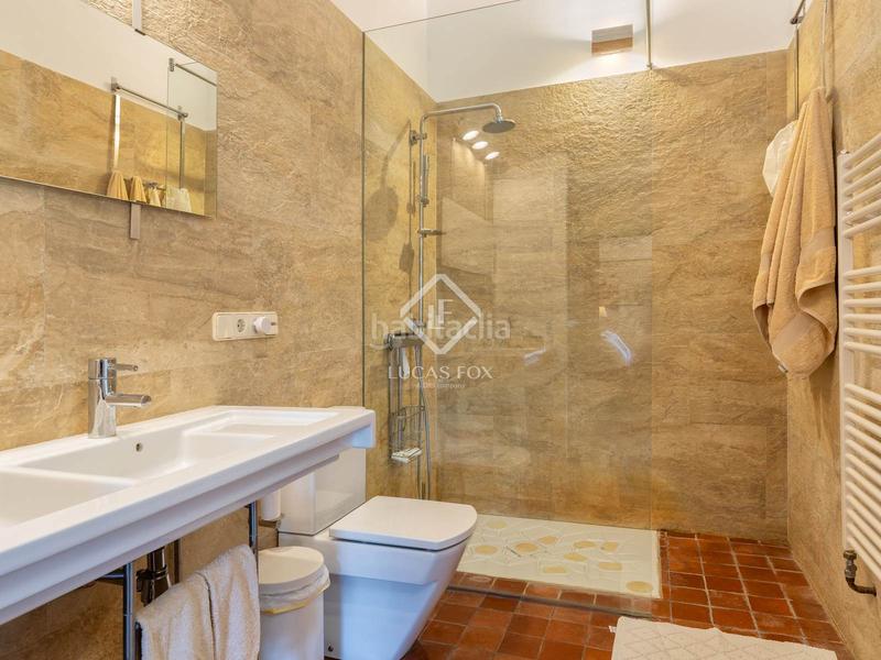 Foto c08bfafe-d2e3-4d30-a554-b42d98a63ab6. Casale con riscaldamento parcheggio piscina in Garrigàs