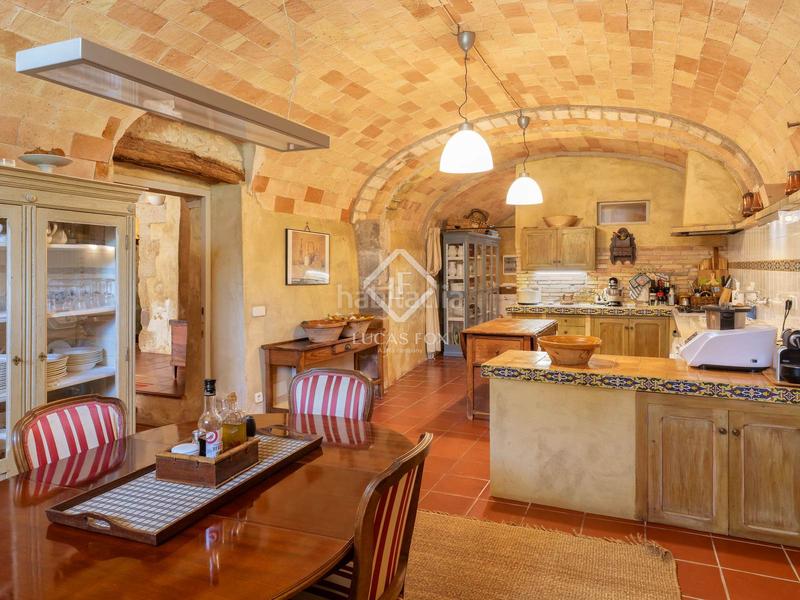 Foto f058f538-e33b-4c50-942a-961ec1c9c133. Casale con riscaldamento parcheggio piscina in Garrigàs