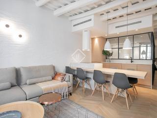 Etagenwohnung in St. Pere - Sta. Caterina - El Born. Piso de diseño en venta con dos habitaciones junto a vía laietan