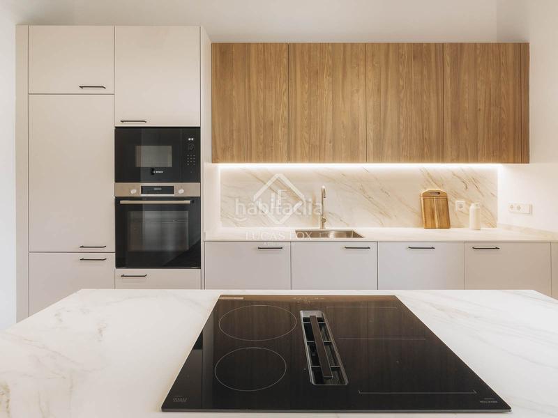 Foto 0f1979d1-5058-450e-8217-0feff1b7d930. Pis amb calefacció a Sant Antoni Barcelona