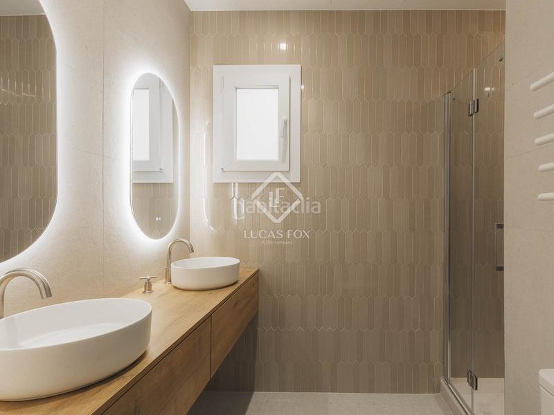 Foto b84ea9c5-3441-4c0c-b63b-cf1c52f119c0. Pis amb calefacció a Sant Antoni Barcelona