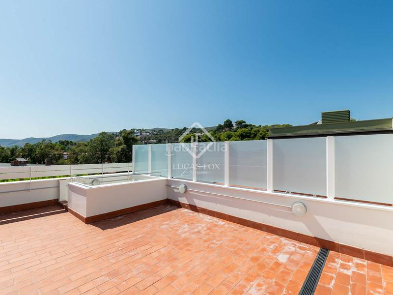 Foto 888b2bc9-26b7-4cc3-90a2-8b34ca068339. Alquiler piso  en alquiler, excelentes condiciones, con dos dormitorios y terraza de 24 m con vistas al mar en Castelldefels