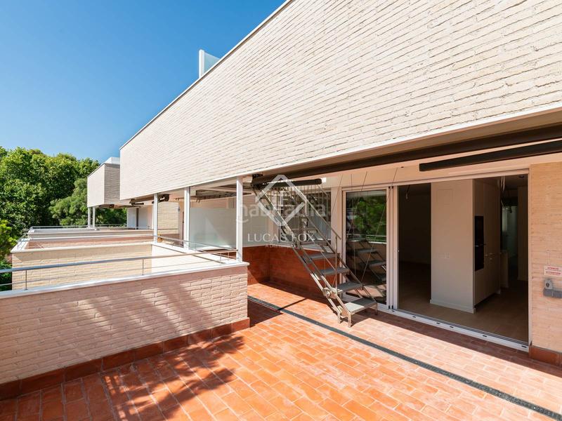 Foto a5cd7c04-0365-40d0-92e1-733084919377. Alquiler piso  en alquiler, excelentes condiciones, con dos dormitorios y terraza de 24 m con vistas al mar en Castelldefels