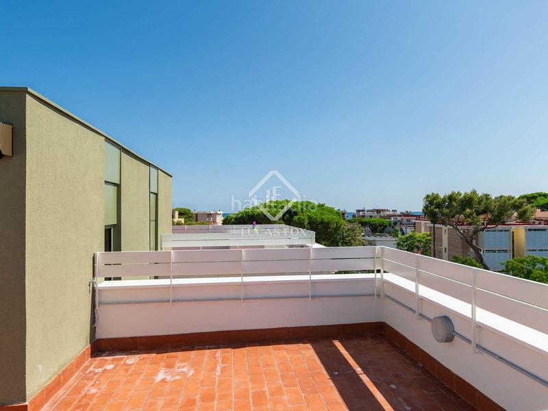 Foto cc064291-babb-4200-a0b1-9d8119a838f6. Alquiler piso  en alquiler, excelentes condiciones, con dos dormitorios y terraza de 24 m con vistas al mar en Castelldefels