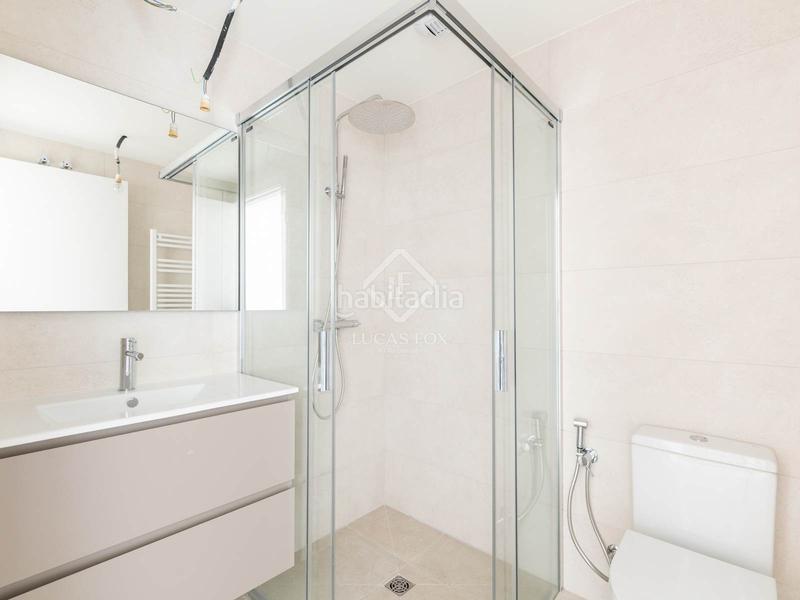 Foto eeffeb29-880f-440d-b8aa-d700761b6091. Alquiler piso  en alquiler, excelentes condiciones, con dos dormitorios y terraza de 24 m con vistas al mar en Castelldefels