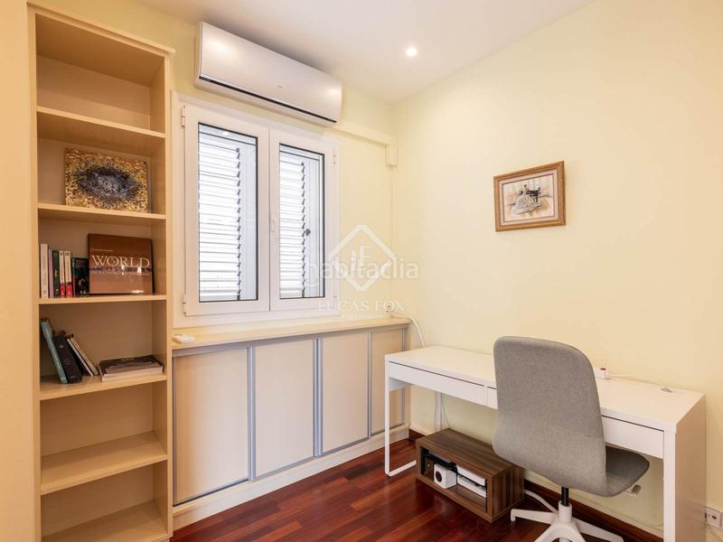 Foto 2ec33726-9f0d-4bba-963d-411ed4482643. Alquiler chalet villa en excelentes condiciones de cuatro dormitorios en alquiler en paseo de la marina en Castelldefels