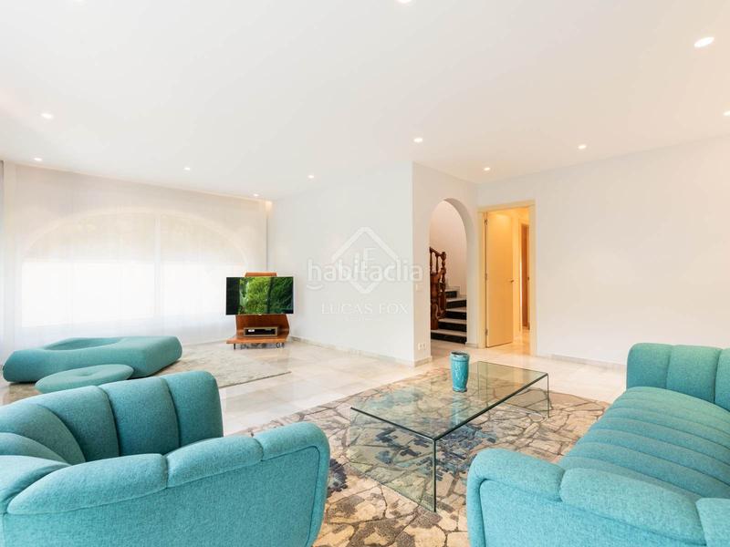 Foto beac34d2-a8c4-4e78-8226-39c971ef33a9. Alquiler chalet villa en excelentes condiciones de cuatro dormitorios en alquiler en paseo de la marina en Castelldefels