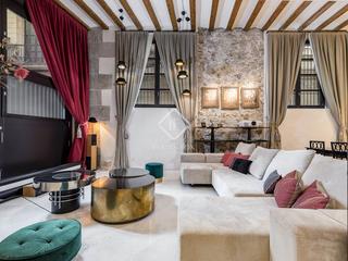 Appartamento in Gòtic. Increíble planta baja con elementos históricos únicos en venta e