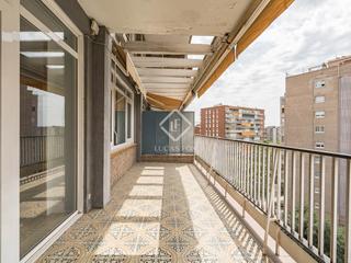 Appartement à Tres Torres. Luminoso piso con terraza en el codiciado barrio de les tres tor
