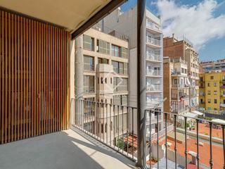 Affitto Appartamento in Dreta de l´Eixample. Apartamento renovado de 142 m con techos altos y suelos hidráuli