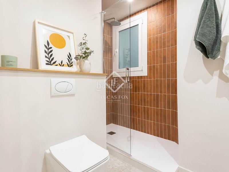Foto 070ac337-75e4-4110-9cb2-c5c411ad0f6b. Piso  en excelentes condiciones de tres dormitorios en venta en poble sec, en Barcelona