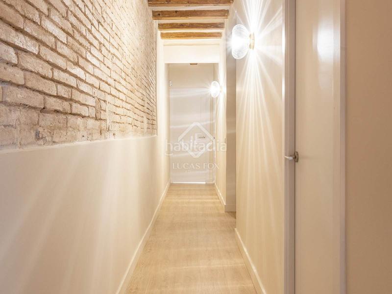 Foto 53140300-e89b-40f8-8d9d-6ddda0e01a94. Piso  en excelentes condiciones de tres dormitorios en venta en poble sec, en Barcelona