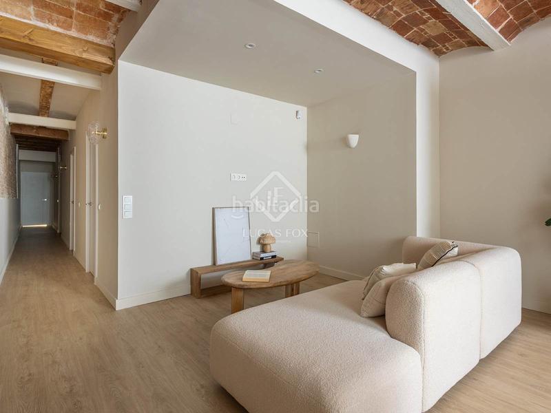 Foto d94d4985-23e0-4814-843d-598a53958574. Piso  en excelentes condiciones de tres dormitorios en venta en poble sec, en Barcelona