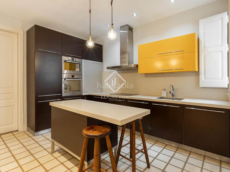 Foto a25fb70c-1796-4a83-b881-8294724be893. Piso magnífico piso en venta con dos habitaciones y tres baños en una finca catalogada con vistas directas a la catedral en el barrio g en Barcelona