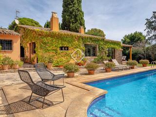 Chalet in Fornells-Aiguablava. Encantadora villa con jardín y piscina privada, a escasa distanc