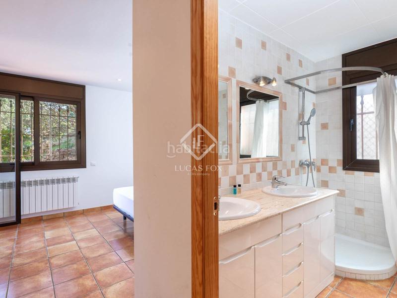Foto 6756fa98-ebfa-4a2e-b514-8dd46ed7628e. Chalet villa en excelentes condiciones con fantásticas vistas al mar y licencia turística, en venta , costa brava en Tamariu