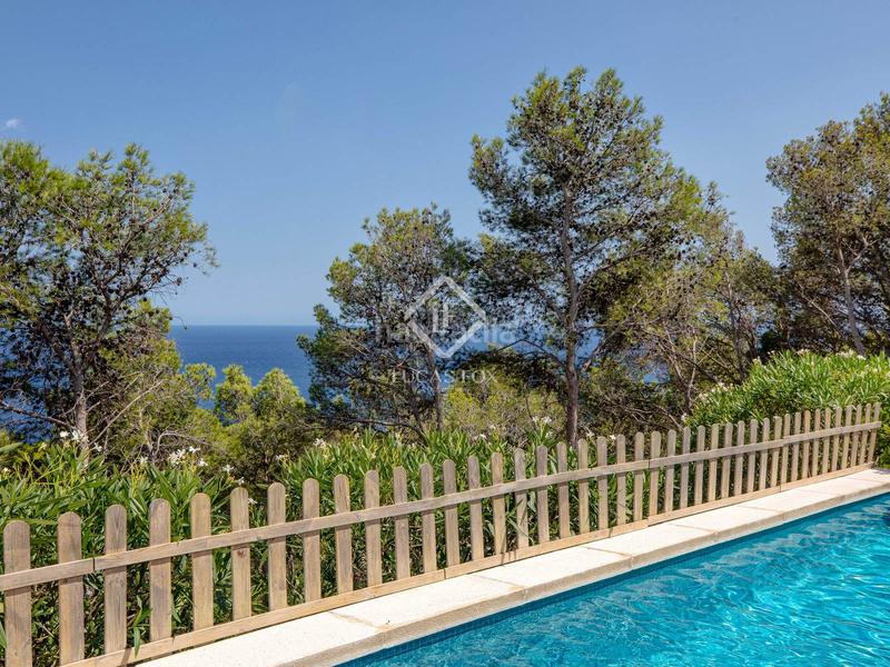 Foto 68350998-b25f-4713-bf28-6fffca24cff4. Chalet villa en excelentes condiciones con fantásticas vistas al mar y licencia turística, en venta , costa brava en Tamariu