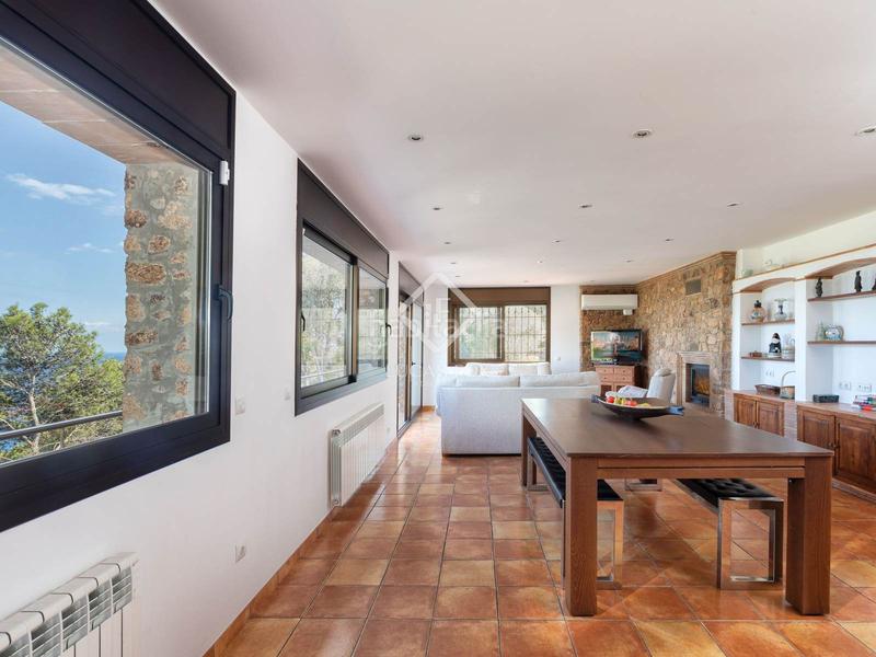 Foto 6f759bdc-f3c9-4cf3-b039-c04c98f065bf. Chalet villa en excelentes condiciones con fantásticas vistas al mar y licencia turística, en venta , costa brava en Tamariu