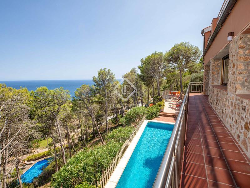 Foto 9760a953-3d56-48c3-8ef9-709554da501c. Chalet villa en excelentes condiciones con fantásticas vistas al mar y licencia turística, en venta , costa brava en Tamariu