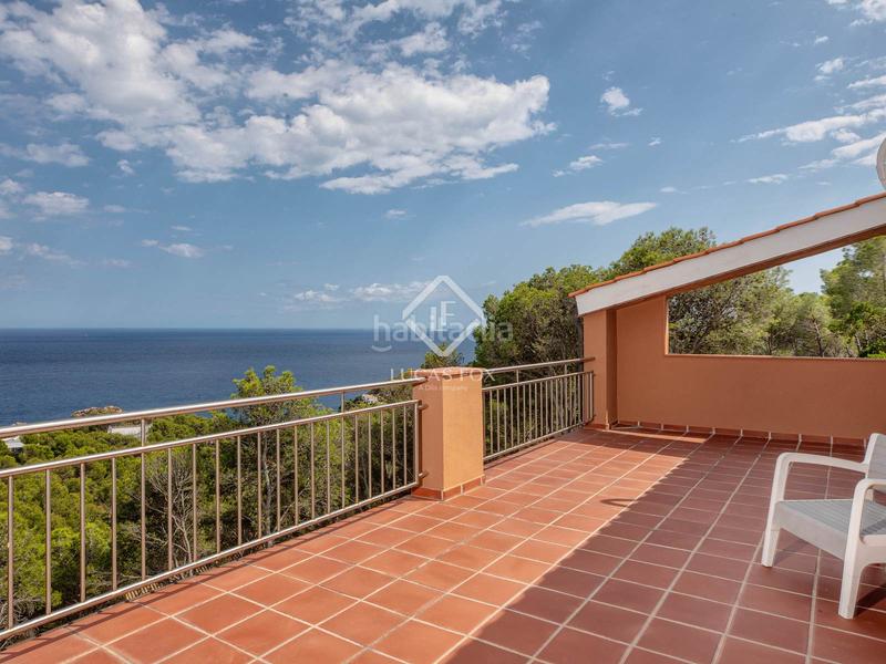 Foto c455c024-39fa-4830-bfd0-c4b9cc869bf2. Chalet villa en excelentes condiciones con fantásticas vistas al mar y licencia turística, en venta , costa brava en Tamariu