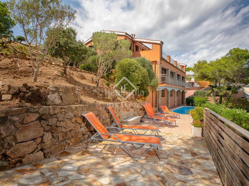 Foto d1ea5d08-a51f-4c0a-9471-728f3724bc60. Chalet villa en excelentes condiciones con fantásticas vistas al mar y licencia turística, en venta , costa brava en Tamariu