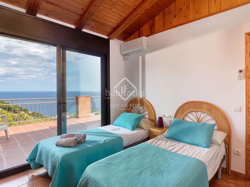 Foto d52e0a07-0351-45a4-af48-509eaf6e38ec. Chalet villa en excelentes condiciones con fantásticas vistas al mar y licencia turística, en venta , costa brava en Tamariu