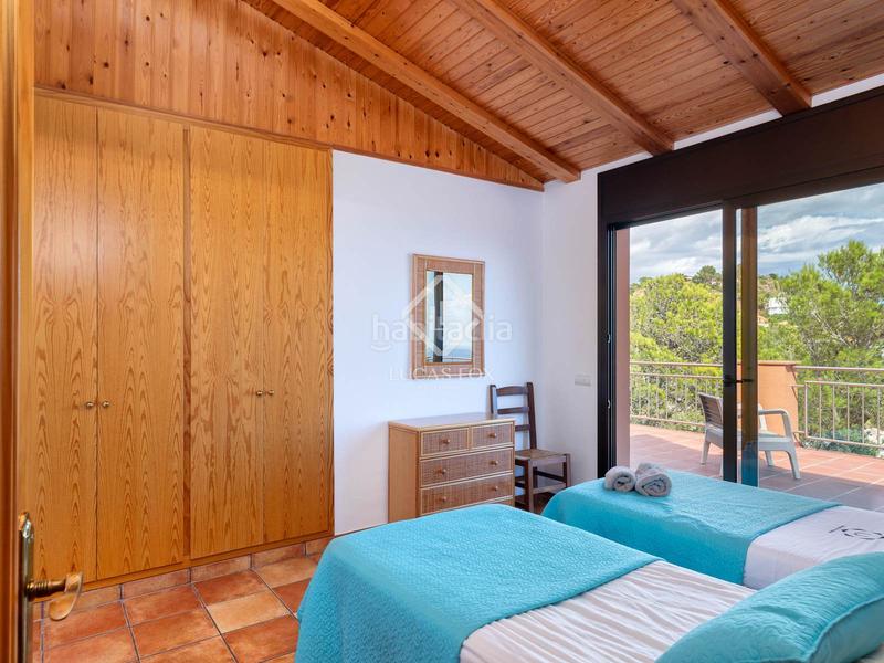 Foto f3d13fb8-cd9e-4fc8-b407-d19872b1819d. Chalet villa en excelentes condiciones con fantásticas vistas al mar y licencia turística, en venta , costa brava en Tamariu