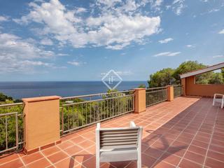 Chalet in Tamariu. Villa en excelentes condiciones con fantásticas vistas al mar y