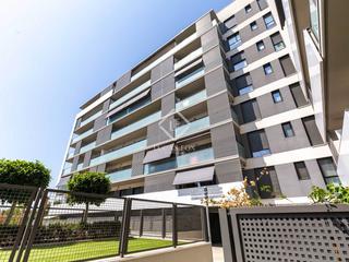 Pis a Roses-Castellbell. Piso de obra semi nueva de 3 dormitorios y dos baños con 26m ter
