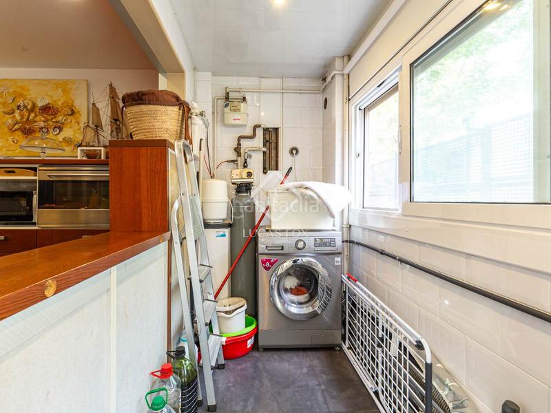 Foto 7d3fbc7b-a202-44ca-90d9-44e21c93a12f. Rent flat with heating parking pool in Finestrelles Esplugues de Llobregat