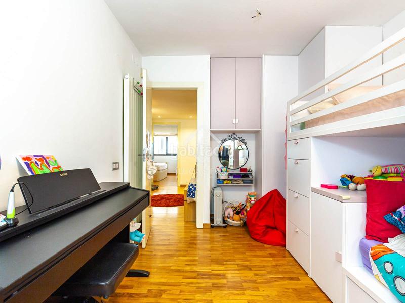 Foto 89b640f0-dcc8-435a-a937-d5b625307052. Rent flat with heating parking pool in Finestrelles Esplugues de Llobregat