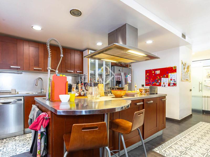 Foto a95221bf-5f3c-46cf-a013-3c9b58c60af8. Rent flat with heating parking pool in Finestrelles Esplugues de Llobregat