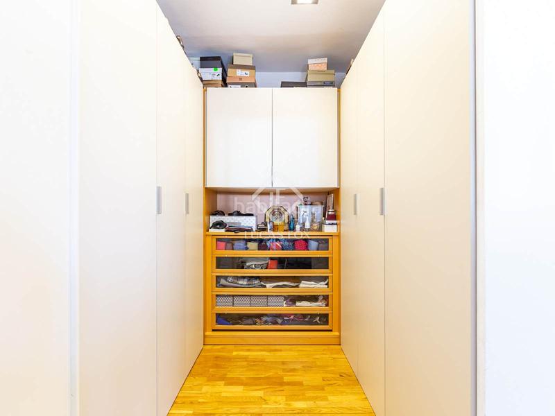 Foto fc946118-4f30-44d3-b4bd-814676405354. Rent flat with heating parking pool in Finestrelles Esplugues de Llobregat