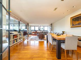 Rent Flat in Finestrelles. Piso en excelentes condiciones de 3 dormitorios con 16m terraza