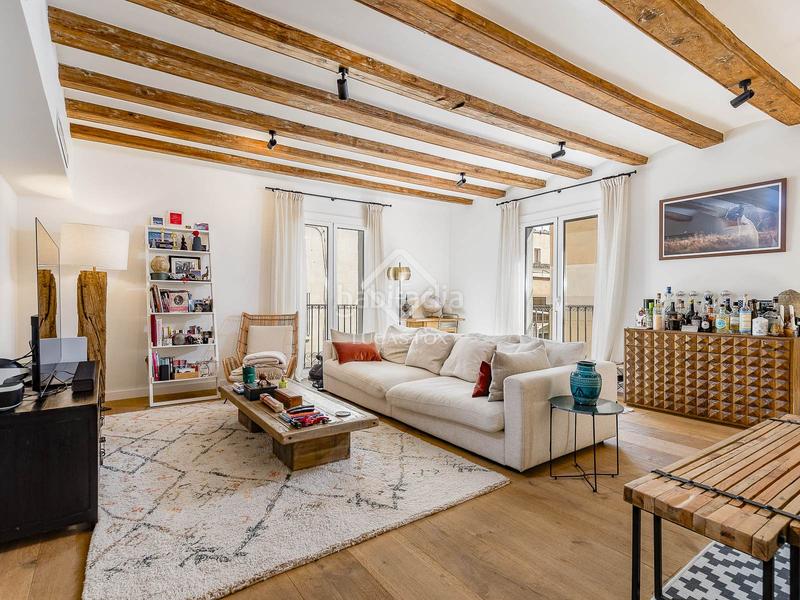 Foto 2aaa7222-e0e7-4439-88c0-d76bc7ec8c90. Ático precioso ático de 2 dormitorios con 44m terraza en venta en el born en Barcelona