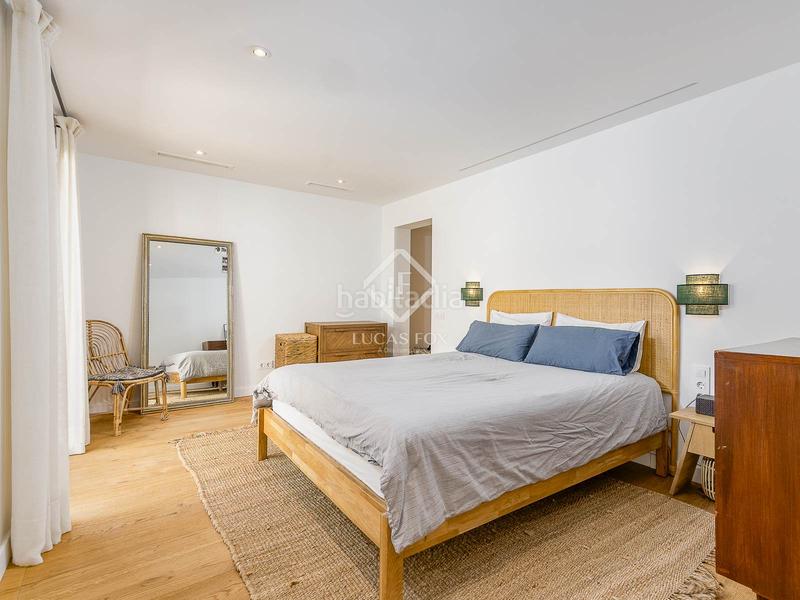 Foto 6522804e-76eb-45f9-ad4d-c5486359639c. Ático precioso ático de 2 dormitorios con 44m terraza en venta en el born en Barcelona