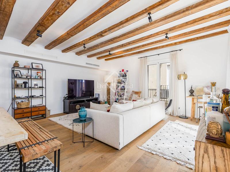 Foto 71d33084-ae94-4fa6-a186-b5f01fdd678e. Ático precioso ático de 2 dormitorios con 44m terraza en venta en el born en Barcelona
