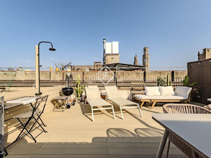 Foto 75481586-607d-44d5-8006-6074cc552380. Ático precioso ático de 2 dormitorios con 44m terraza en venta en el born en Barcelona