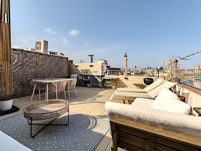 Foto 953b3d72-543a-4555-9555-32862d986740. Ático precioso ático de 2 dormitorios con 44m terraza en venta en el born en Barcelona