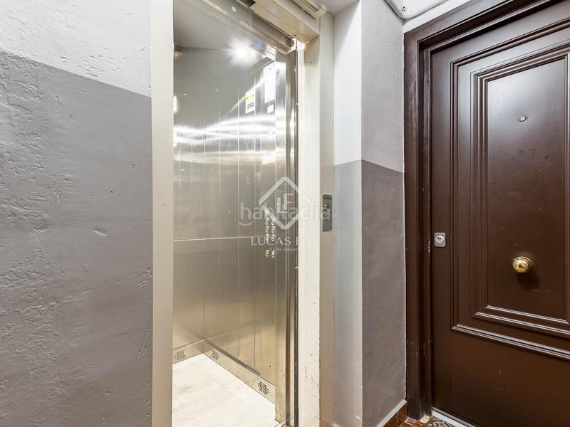 Foto 9eda91d6-ec40-40ba-b563-e7dd25c9b688. Ático precioso ático de 2 dormitorios con 44m terraza en venta en el born en Barcelona