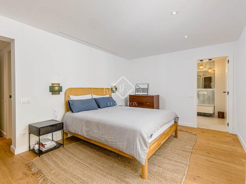 Foto c2e7e8a4-016c-4122-9e93-b08e2692c6ee. Ático precioso ático de 2 dormitorios con 44m terraza en venta en el born en Barcelona