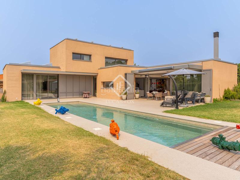 Foto 0fbb798b-2b24-4e2f-b18e-22631e04fcbf. Chalet con riscaldamento parcheggio piscina in Peralada