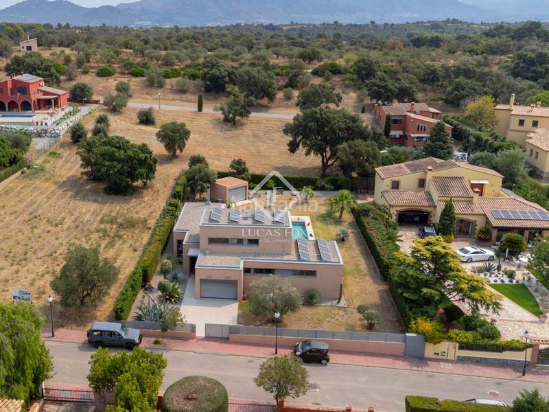 Foto 2a884bce-e418-4000-8e1e-e7cb42c2072e. Chalet con riscaldamento parcheggio piscina in Peralada