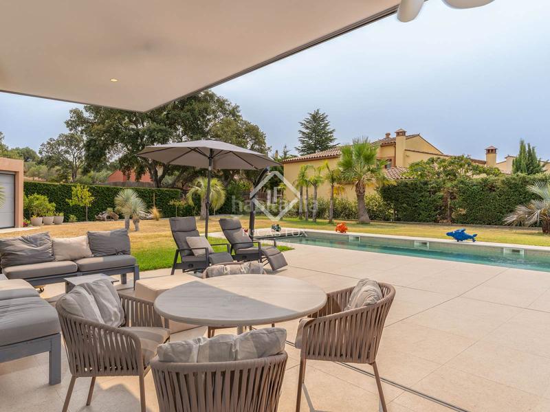 Foto 859adc9d-7a37-4fce-a2ee-8f475df4bd68. Chalet con riscaldamento parcheggio piscina in Peralada