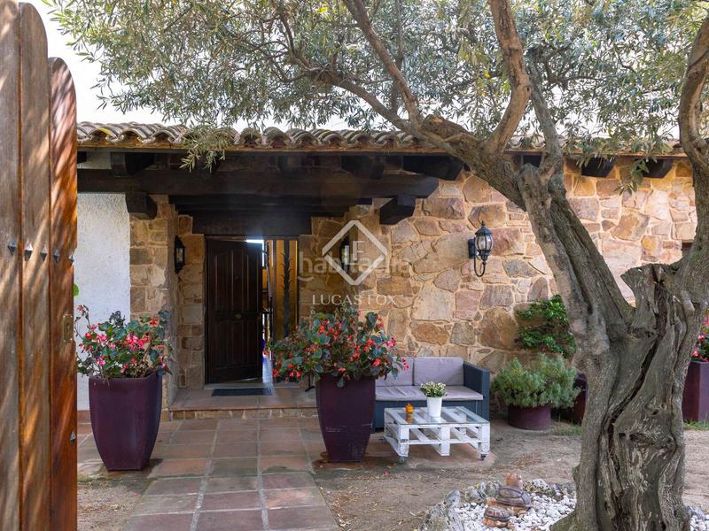 Foto 443cc36e-d888-4902-bc07-1af231c54616. Xalet amb calefacció aparcament a Vilassar de Dalt