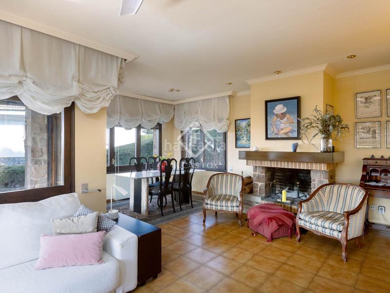 Foto 45ae8db5-f8b3-40b7-a9f7-ddef0a2e4f37. Xalet amb calefacció aparcament a Vilassar de Dalt