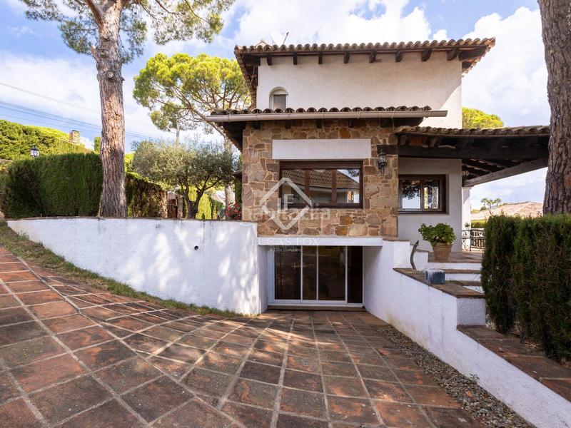 Foto 4f79d626-2150-4b5c-9cac-5effb4edfe40. Xalet amb calefacció aparcament a Vilassar de Dalt