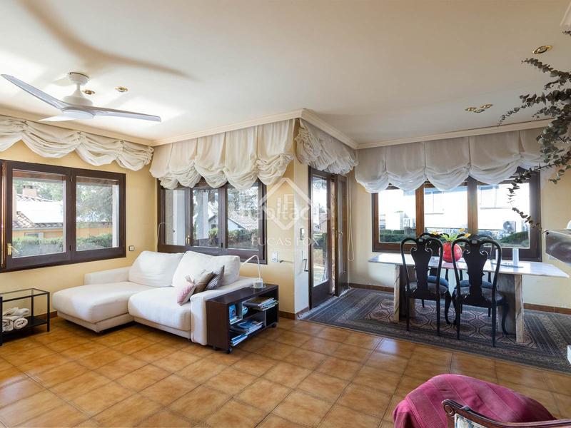 Foto 5cdfb9c8-1d25-4048-99a4-3a943e186fe9. Xalet amb calefacció aparcament a Vilassar de Dalt